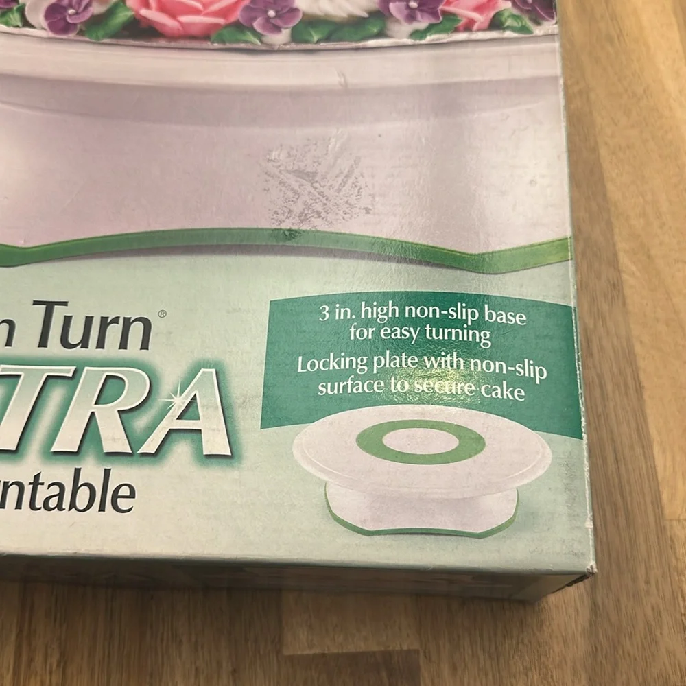 WILTON  TRIM’N TURN ULTRA CAKE TURNTABLE
